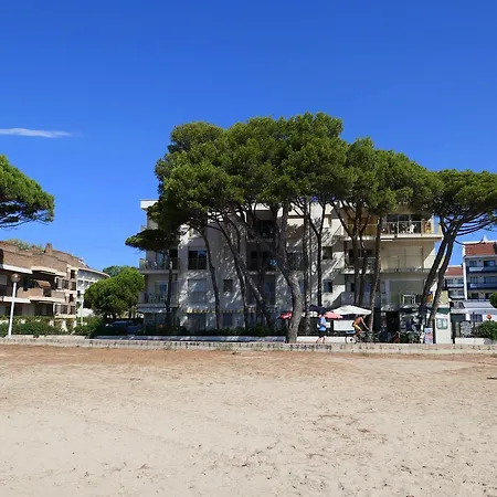 Rentalmar Playmar 公寓 *